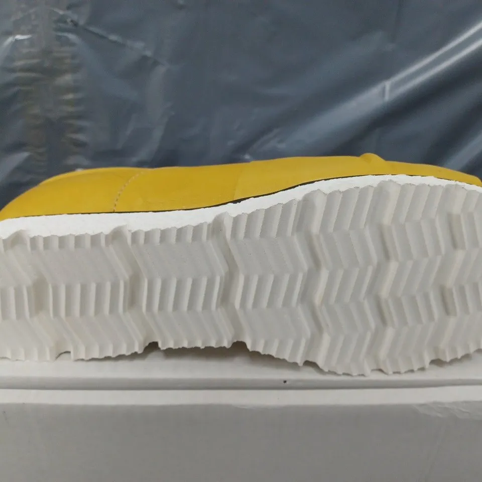 BOXED MODA IN PELLE ANETTE LEATHER BOW TWIST UPPER WITH FLEX SOLE TRAINERS IN YELLOW - SIZE 6