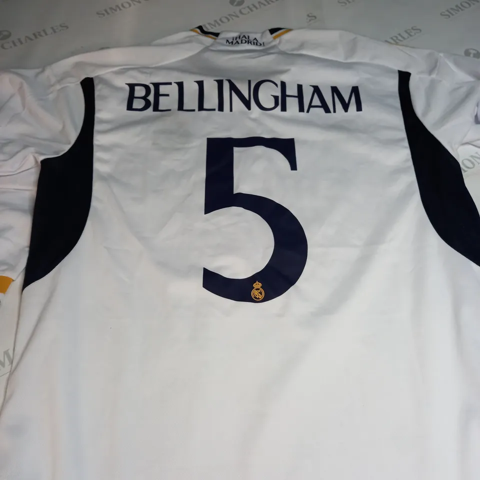 REAL MADRID FC HOME SHIRT WITH BELLINGHAM 5 ON THE BACK SIZE XL