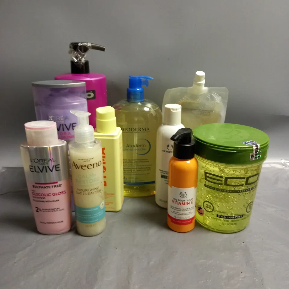 LOT OF 10 ASSORTED HEALTH AND BEAUTY PRODUCTS TO INCLUDE AVEENO OAT CLEANSER (200ML), ECO OLIVE OIL STYLING GEL (1L), THE BODY SHOP VITAMIN C LIQUID PEEL (145ML), ETC. 
