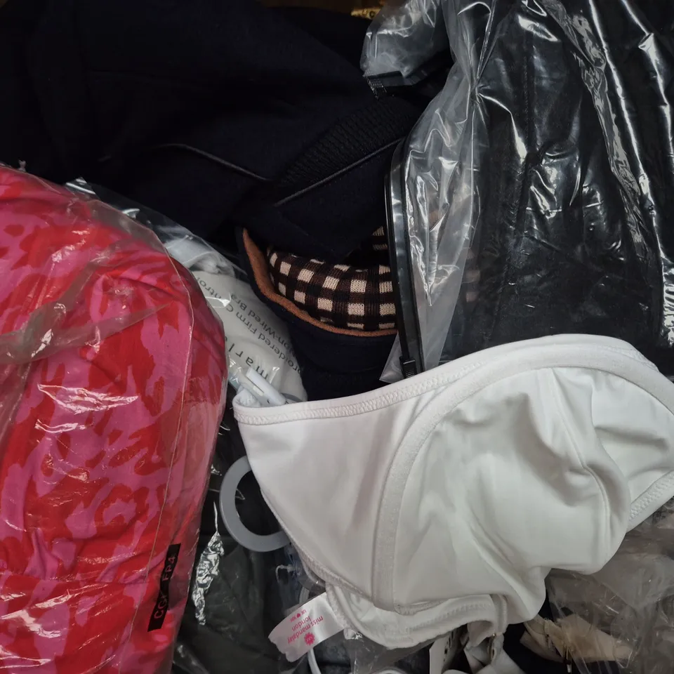 APPROXIMATELY 25 ASSORTED CLOTHING AND FASHION PRODUCTS IN VARIOUS STYLES AND SIZES - COLLECTION ONLY