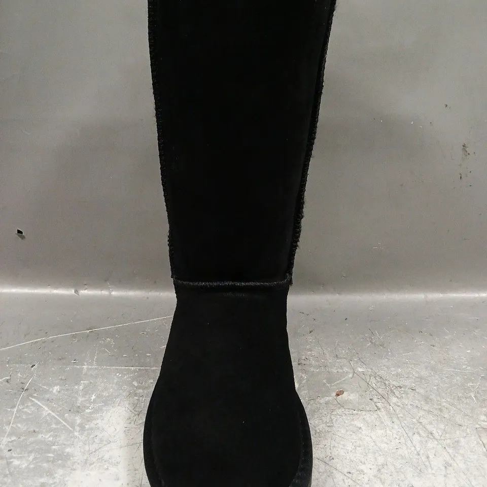 BOXED PAIR OF SNOW KNEE-HIGH BOOTS IN BLACK SIZE UK 6