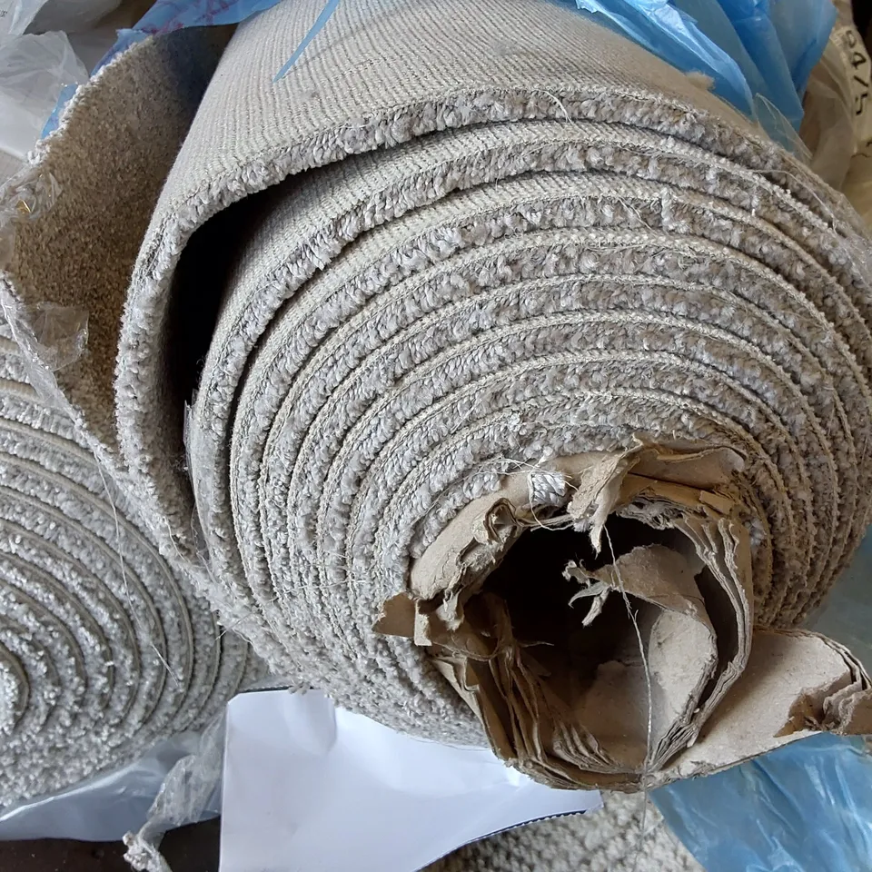 ROLL OF QUALITY NEW EC HEARTLAND PINVIN CARPET - APPROXIMATELY 5m L X 5m W