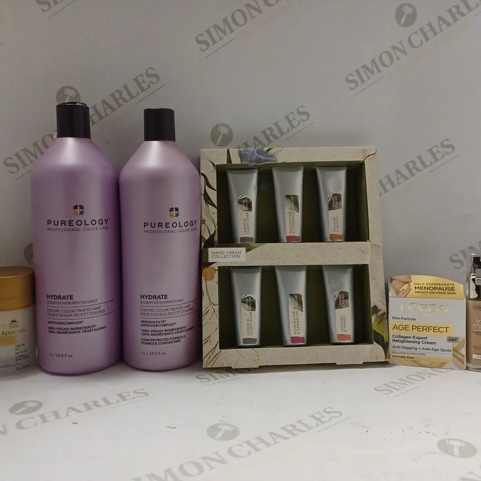 BOX OF APPROX 20 ASSORTED HEALTH AND BEAUTY ITEMS TO INCLUDE - PUREOLOGY HYDRATE SHAMPOO - L'OREAL PARIS AGE PERFECT CREAM - L'OREAL TRUE MATCH FOUNDATION ECT 