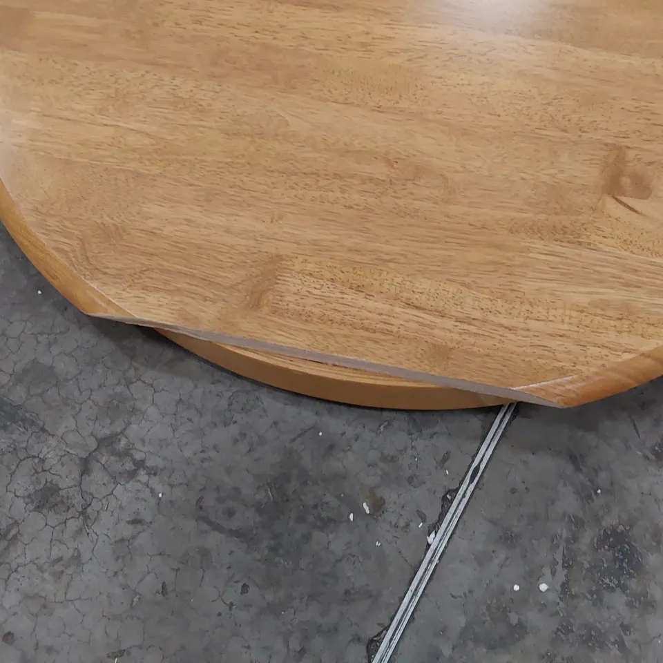 TWO OAK EXTENDING DINING TABLE TOPS & SUPPORT PARTS