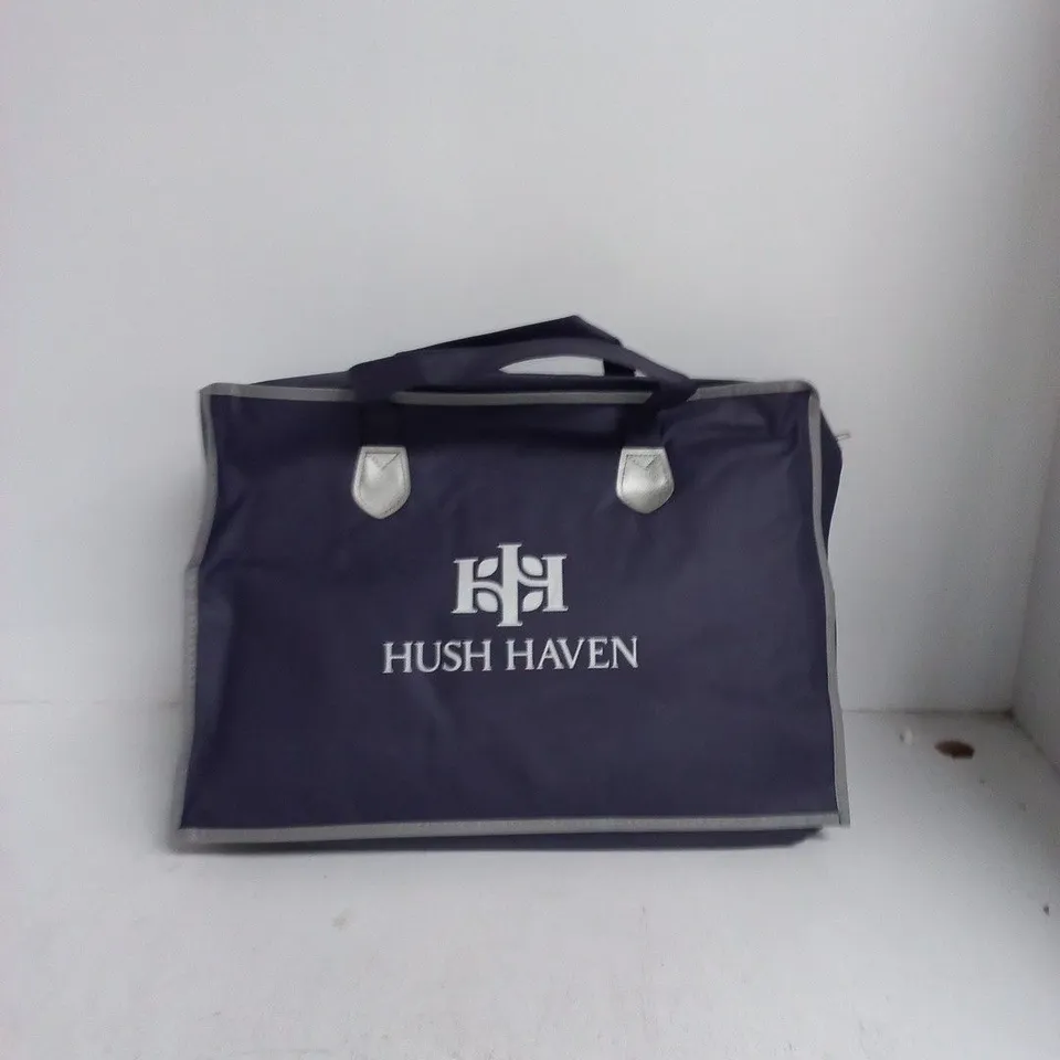 HUSH HAVEN NAVY TOTE BAG WITH FOLDED PINK BLANKET