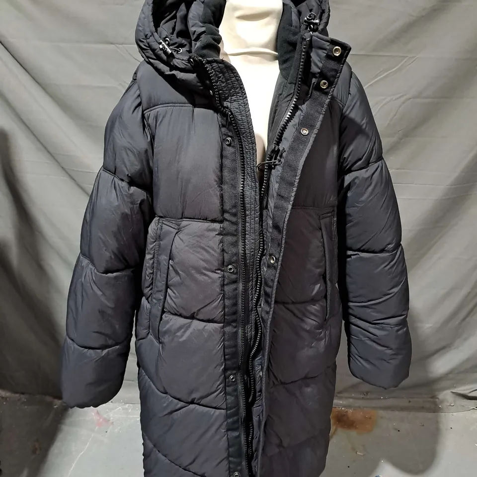PULL & BEAR PUFFER COAT IN BLACK SIZE S