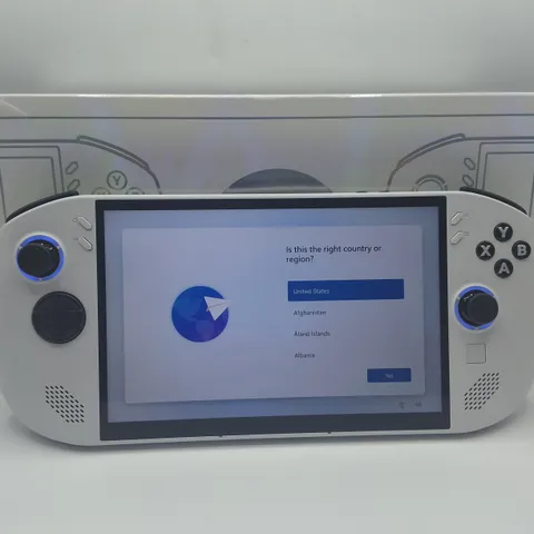 BOXED LENOVO LEGION GO S 16/512GB HANDHELD GAMING CONSOLE IN GLACIER WHITE - 8ARP1