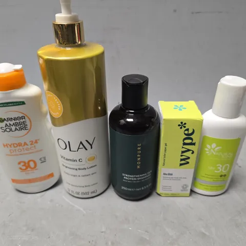 APPROXIMATELY 15 ASSORTED HEALTH & BEAUTY ITEMS TO INCLUDE - OLAY BODY LOTION , GARNIER SPF 30 , NATURAL TINE SPF 30 ETC