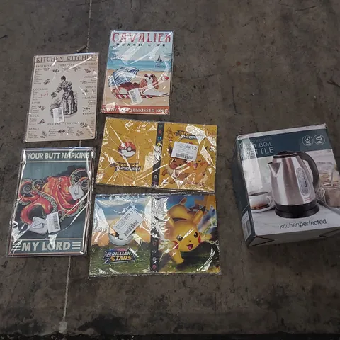PALLET TO CONTAIN ASSORTED HOUSEHOLD ITEMS. INCLUDES SMALL POKEMON CARD HOLDERS, DECOR ITEMS, BAGS OF STRAW, KETTLE ETC