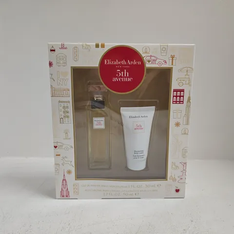 ELIZABETH ARDEN 5TH AVENUE 2-PIECE GIFT SET