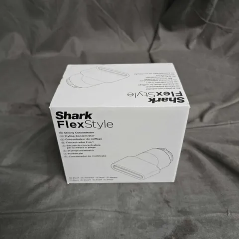 BOXED SHARK FLEXSTYLE STYLING CONCENTRATOR