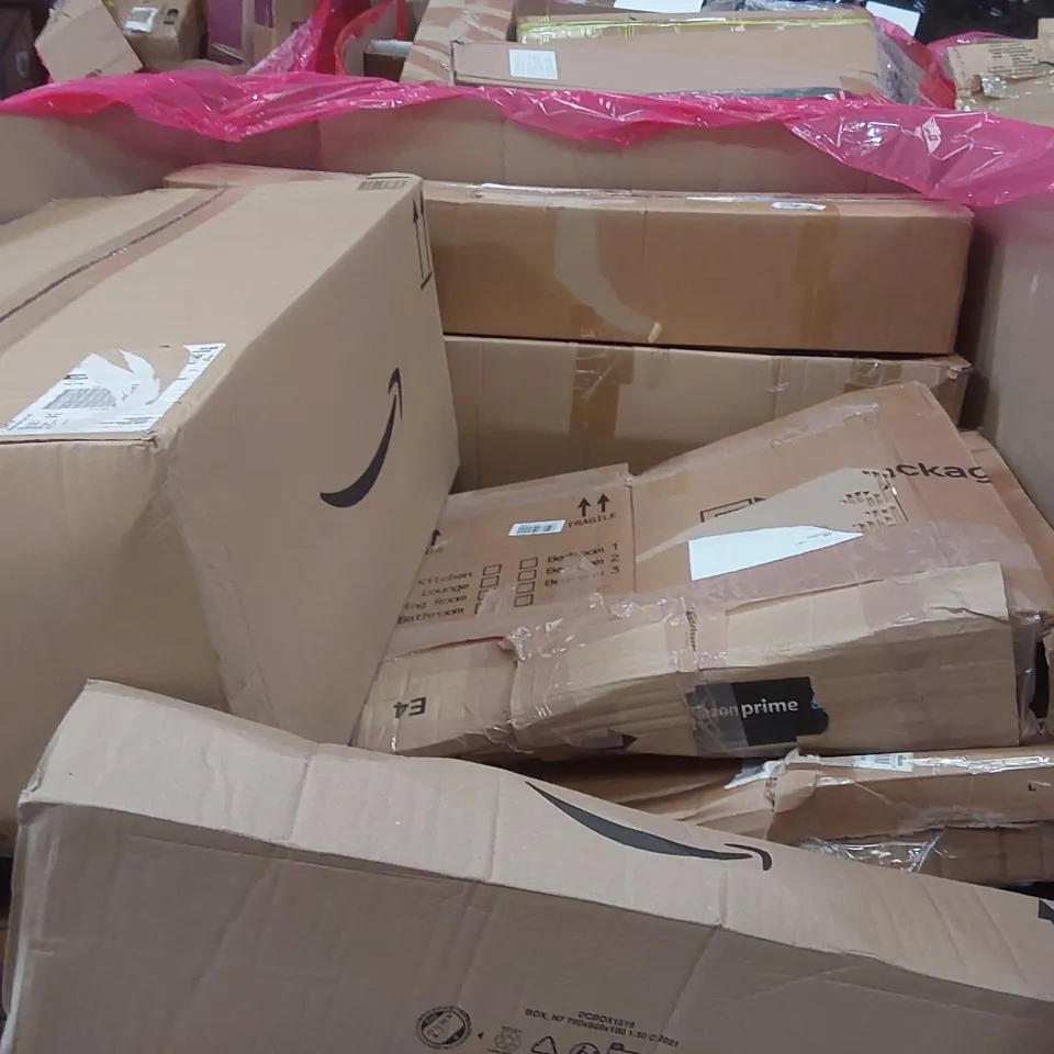 PALLET OF ASSORTED ITEMS INCLUDING: SINGLE MATTRESS, SKINNY SOFA TABLE, FOLDING PLAYMAT, BABY PLAYPEN ECT