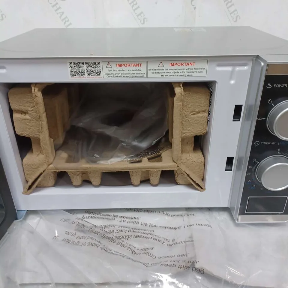 BOXED MORPHY RICHARDS 20 LITRES 800W MANUAL SILVER 