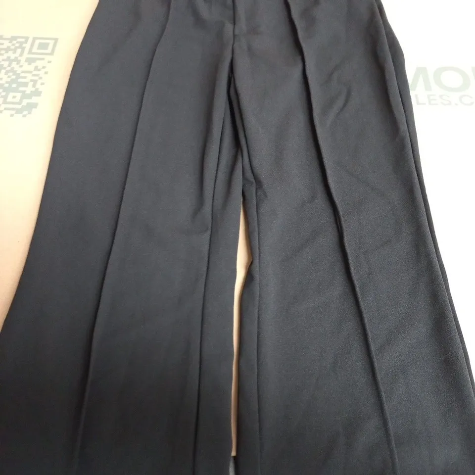BLACK BLAZER WITH GOLD FLORAL EMBROIDERY AND MATCHING BLACK TROUSERS – UK L