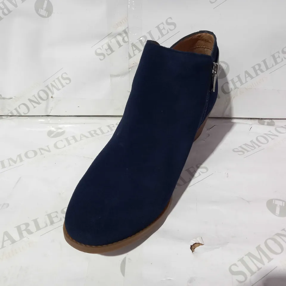 BOXED PAIR OF VIONIC MILLIE BOOTS IN BLUE UK SIZE 8