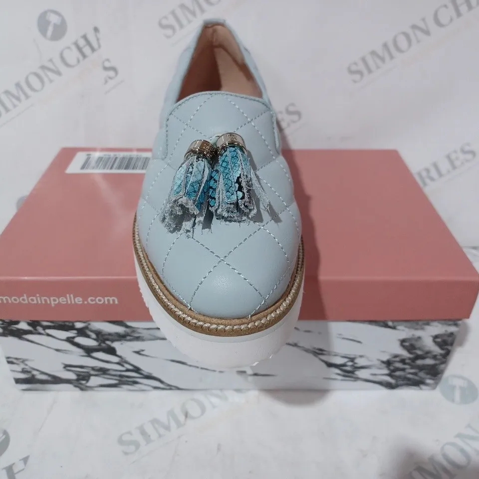 BOXED PAIR OF MODA IN PELLE ETEENA QUILTED LEATHER LOAFERS IN LIGHT BLUE SIZE 6