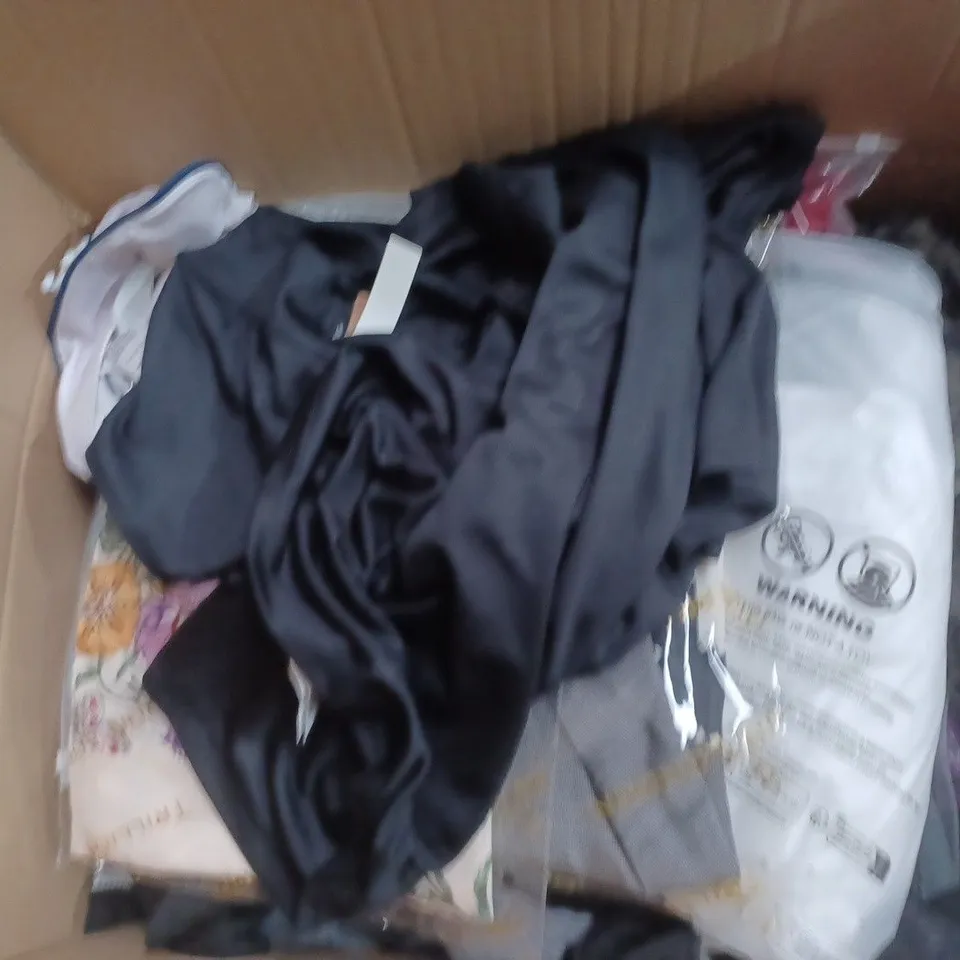 APPROXIMATELY 25 ASSORTED CLOTHING AND FASHION PRODUCTS IN VARIOUS STYLES AND SIZES - COLLECTION ONLY