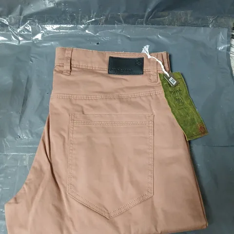 LOT OF 5 PAIRS OF MYNT JEANS - SALMON - SIZE W30 L32