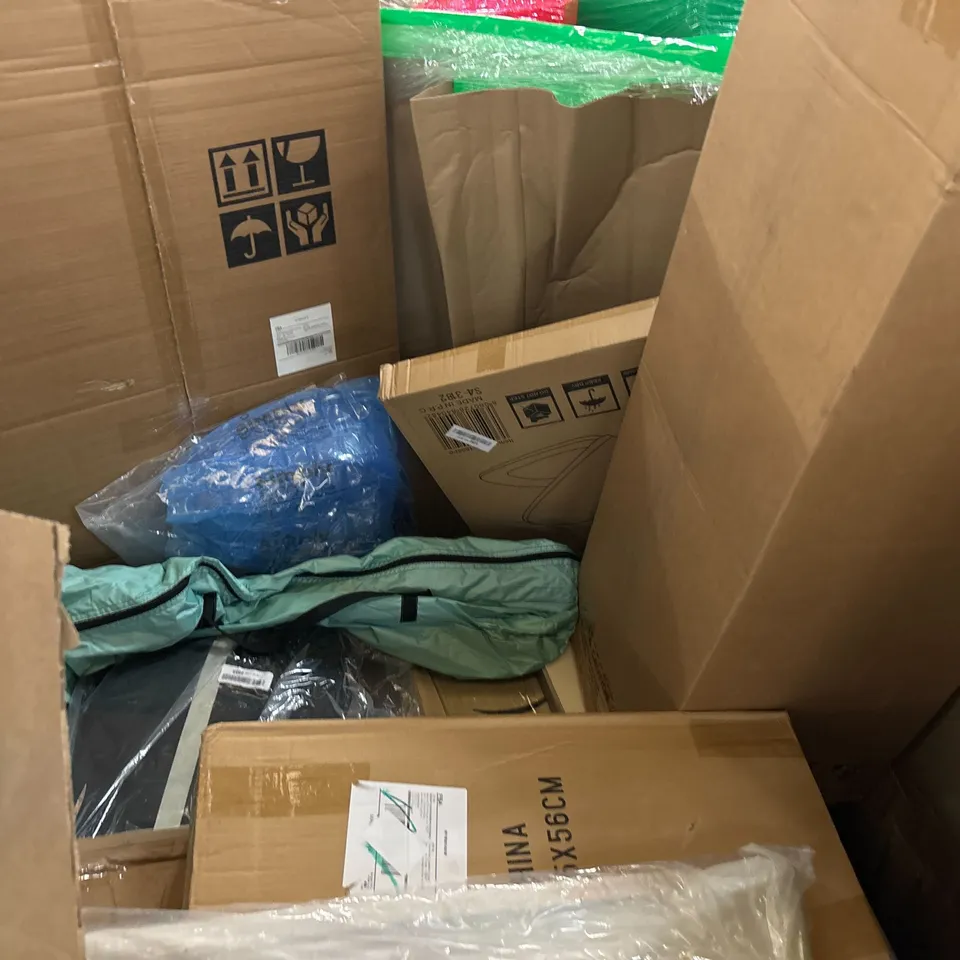PALLET OF ASSORTED CONSUMER PRODUCTS TO INCLUDE: MULTIPURPOSE HANGER, ROLLER BLIND, CEDAR WOOD SAUNA BACKREST, TOILET SEAT, WINDOW REGULATOR, PROFESSIONAL CAKE CUTTER ECT