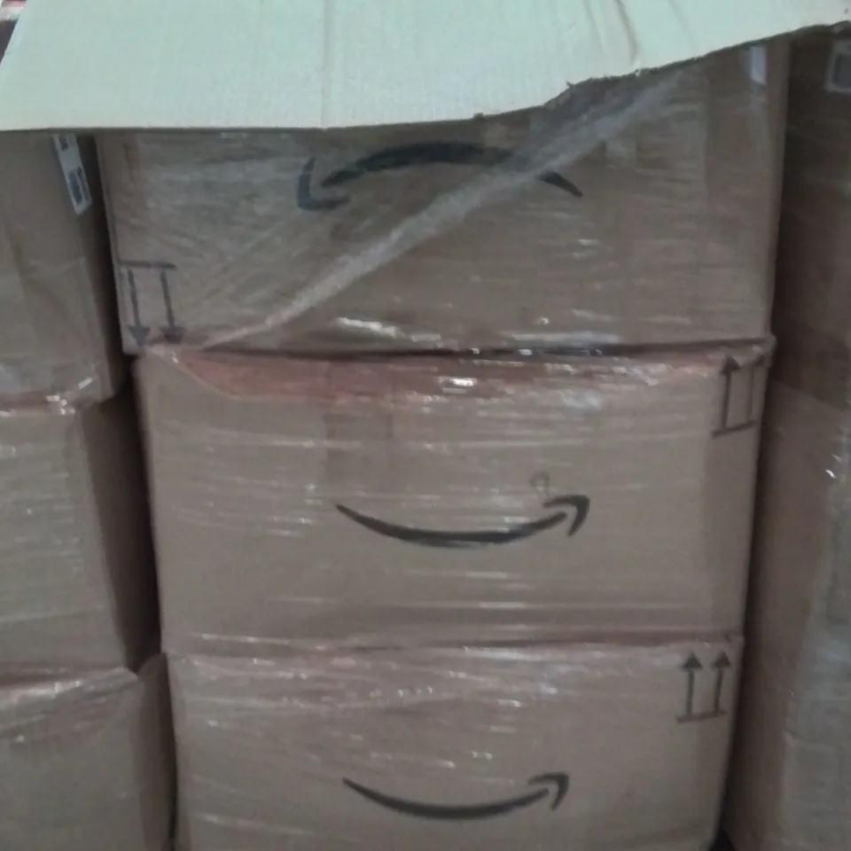 PALLET CONTAINING A LARGE QUANTITY OF PHONE CASES,SCREEN PROTECTORS 