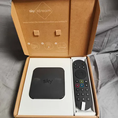 SKY STREAM STREAMING DEVICE WITH REMOTE – BOXED SET-TOP BOX