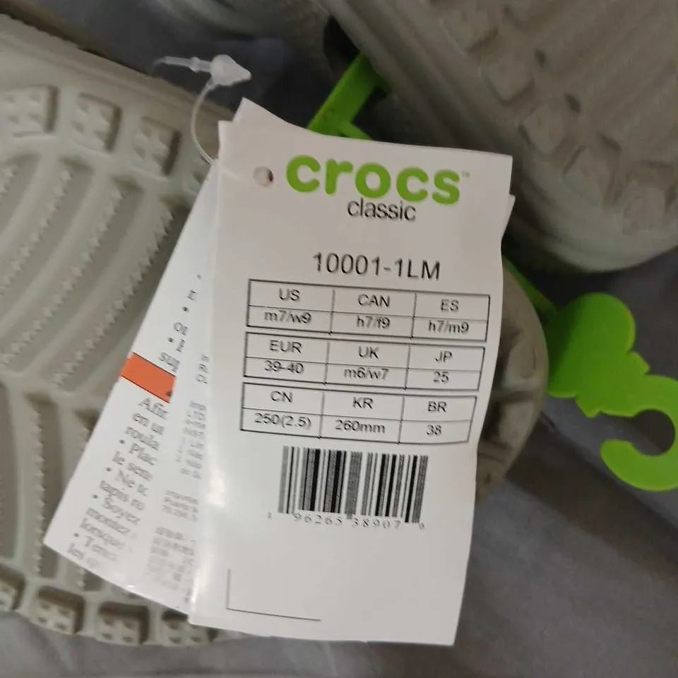 CROCS CLASSIC KIDS CLOGS – LIGHT GREY (10001-1LM)