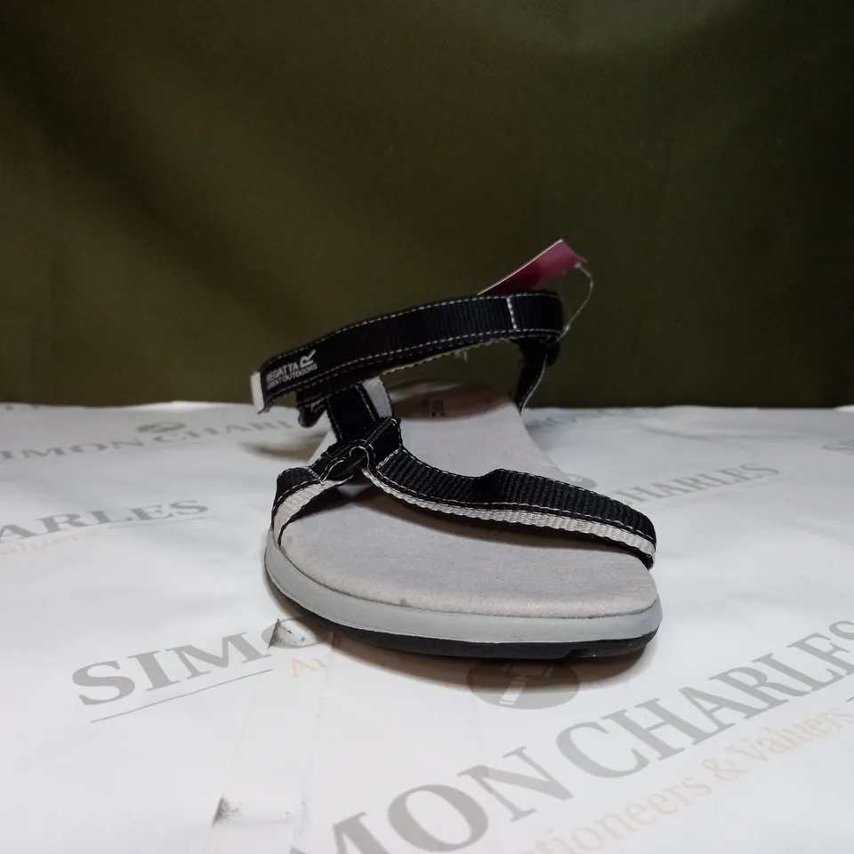 REGATTA LADY SANTA SOL SANDALS SIZE 7