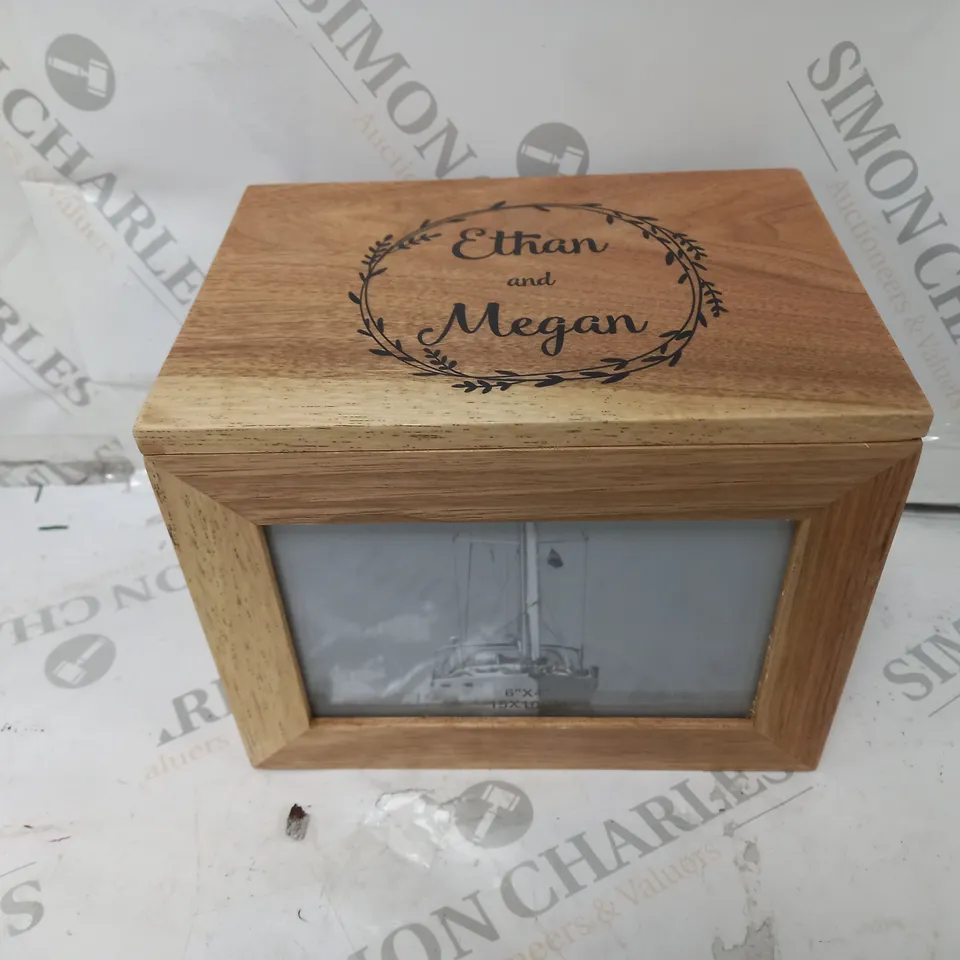 PERSONALISED COUPLES MIDI OAK PHOTO HOLDER