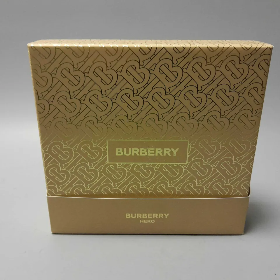 BOXED BURBERRY HERO SET