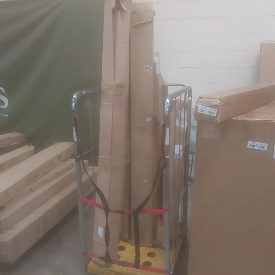 CAGE TO CONTAIN A LARGE NUMBER OF DESIGNER BLINDS // COLOURS, SIZES AND BRANDS MAY VARY - CAGE NOT INCLUDED 