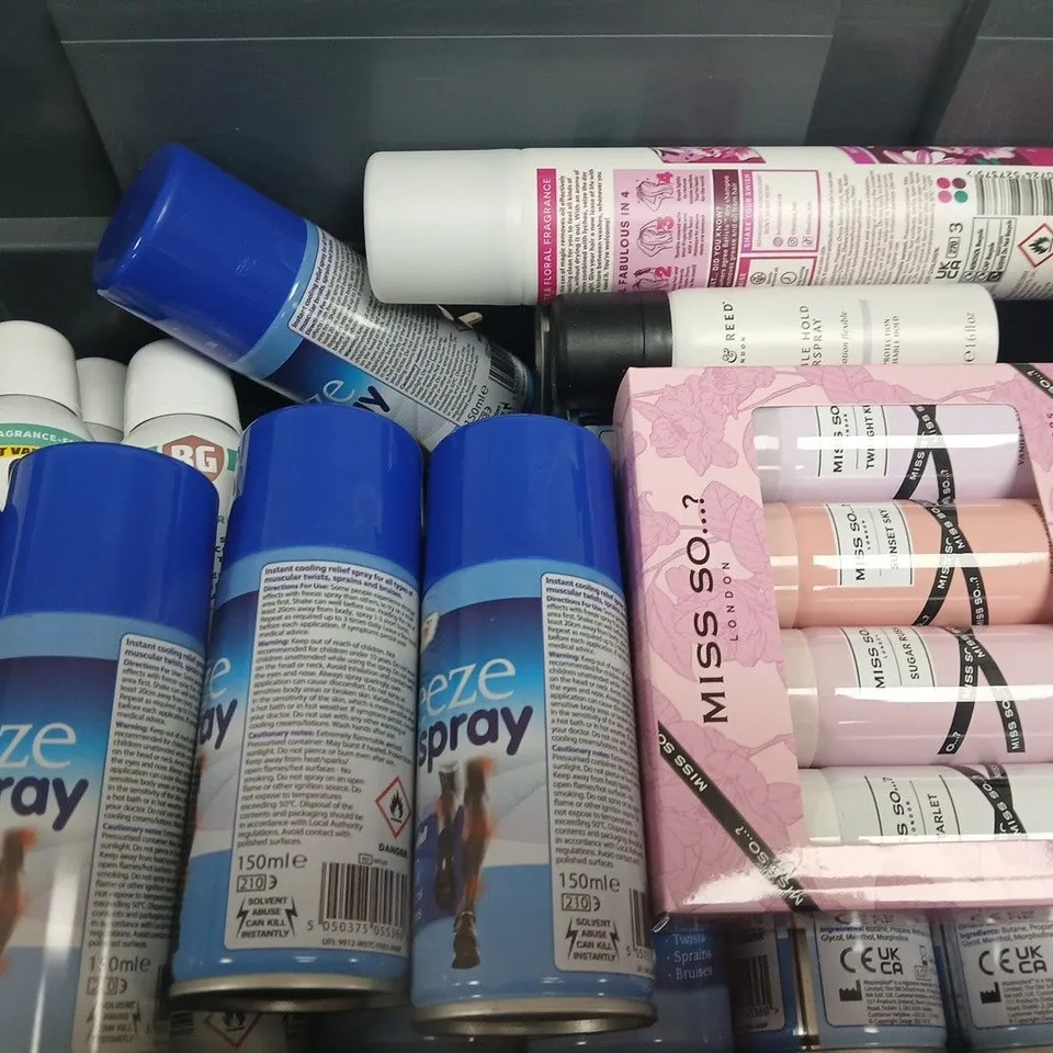 APPROXIMATELY 15 ASSORTED AEROSOLS TO INCLUDE FREEZE SPRAY, PERCY & REID HAIRSPRAY, MISS SO? BODY FRAGRANCE, ETC