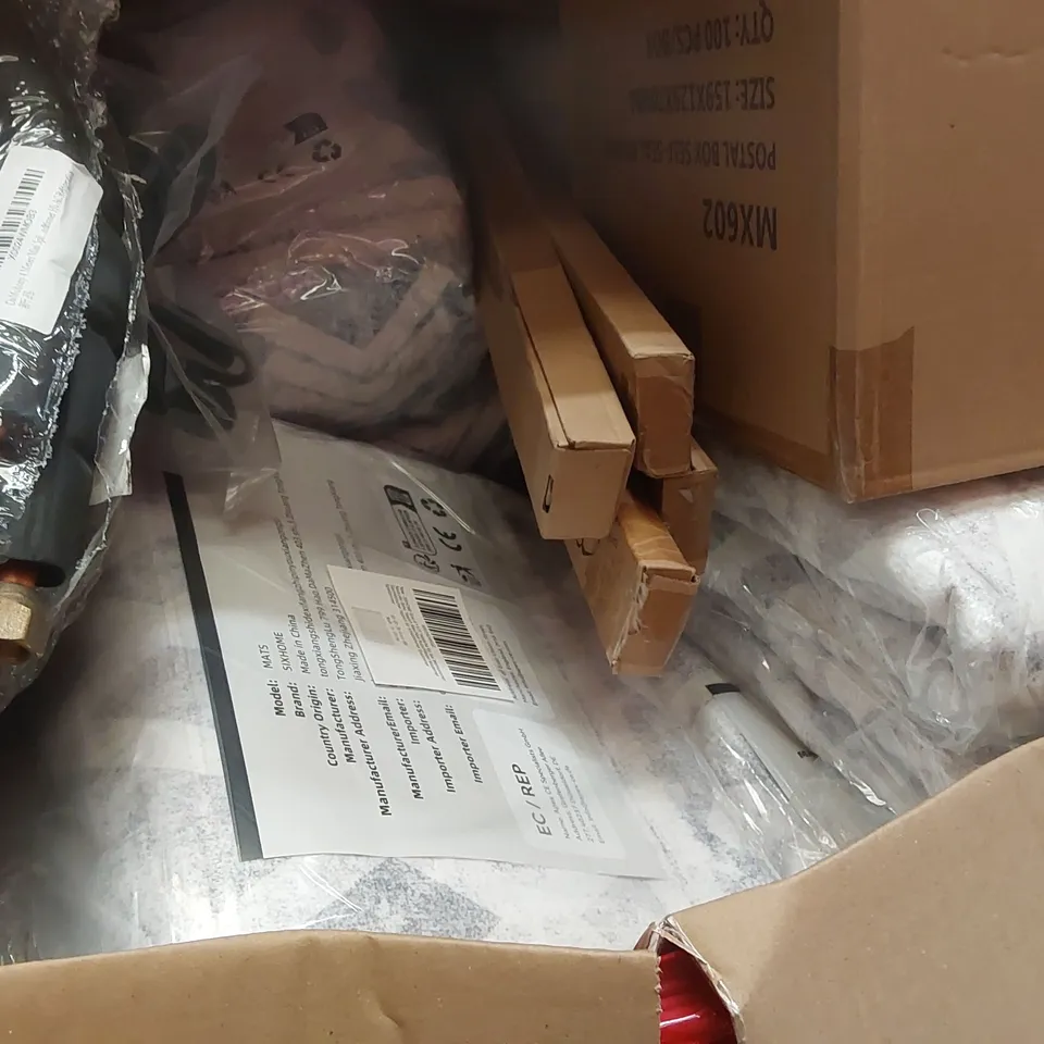 PALLET OF ASSORTED ITEMS INCLUDING: RUGS, WALL GRAB HANDLES, HVAC TUBES, DOOR MAT ECT