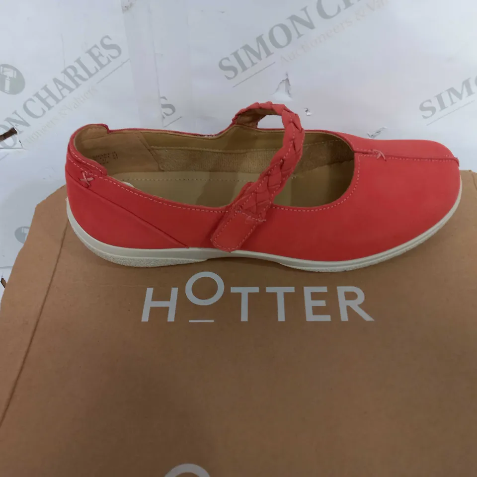 BOXED PAIR OF HOTTER SANDALS IN 'PINK CORAL' - UK SIZE 9