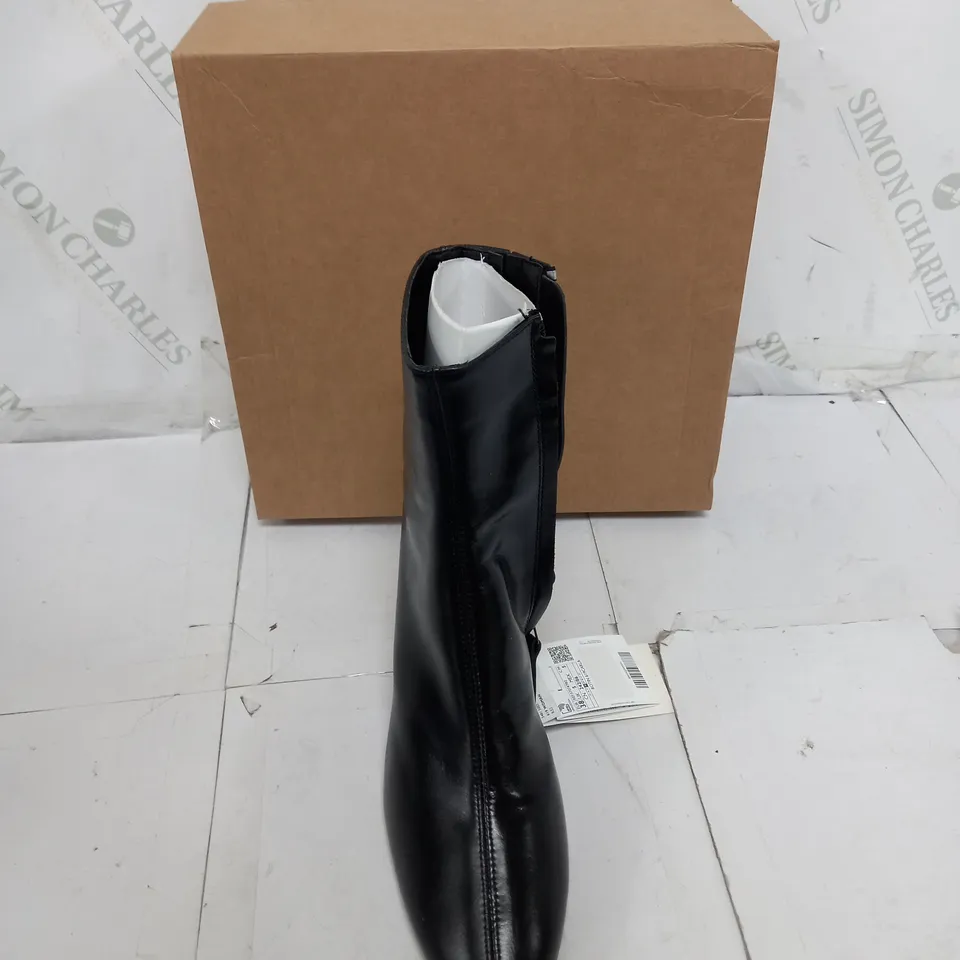 BOXED PAIR OF MNG HEELED ANKLE BOOTS IN BLACK SIZE UK 5
