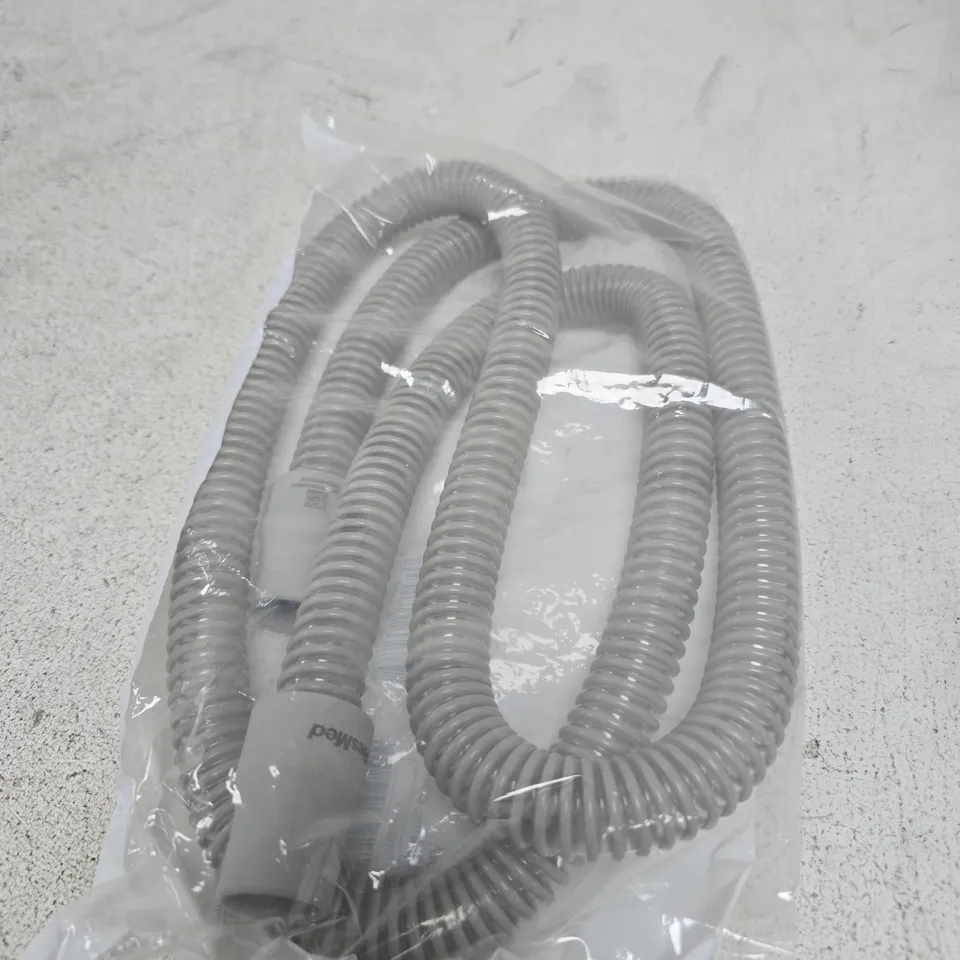 BOX OF APPROXIMATELY 20 HOUSEHOLD ITEMS INCLUDING STANDARD TUBING AND FASHION SPORTS DOG HARNESS