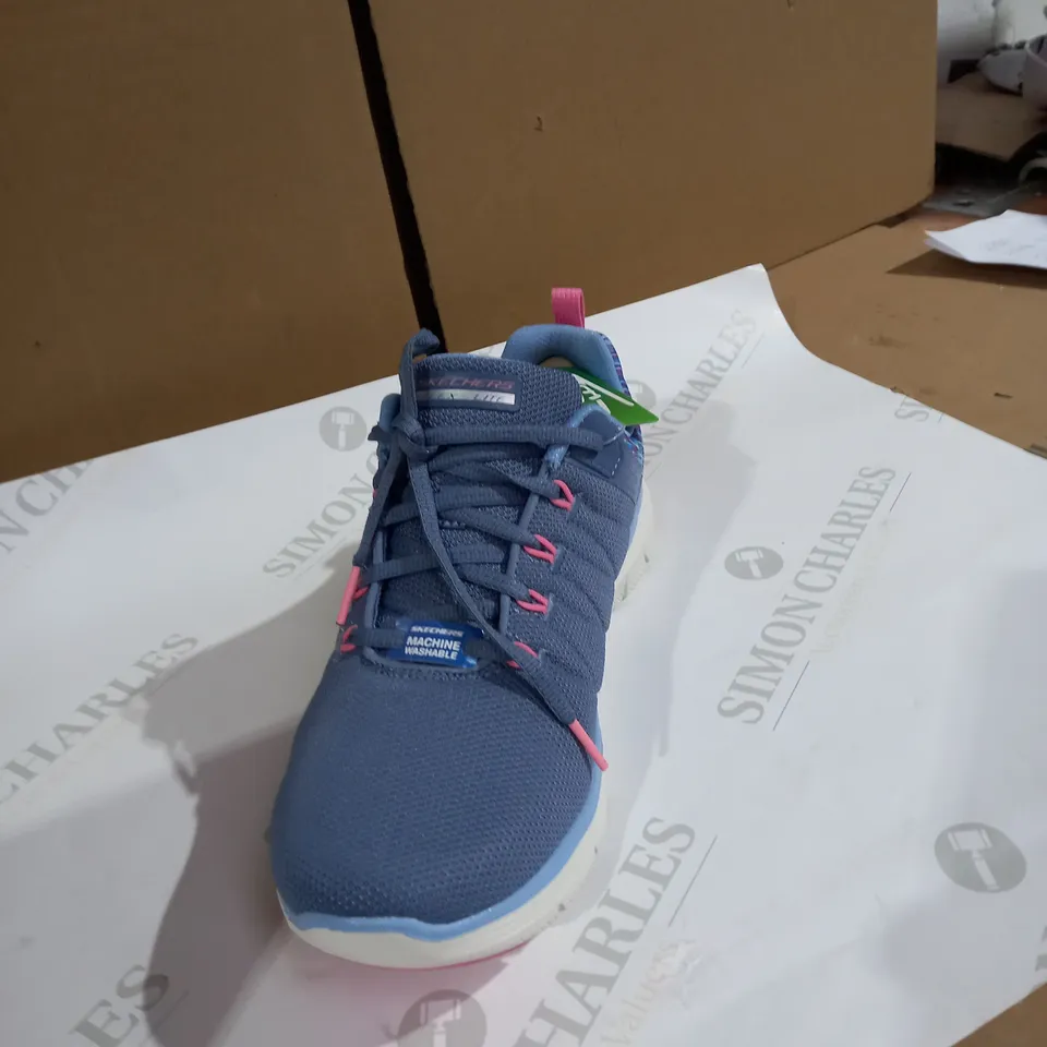 SKETCHERS BLUE RUNNING SHOES SIZE 7