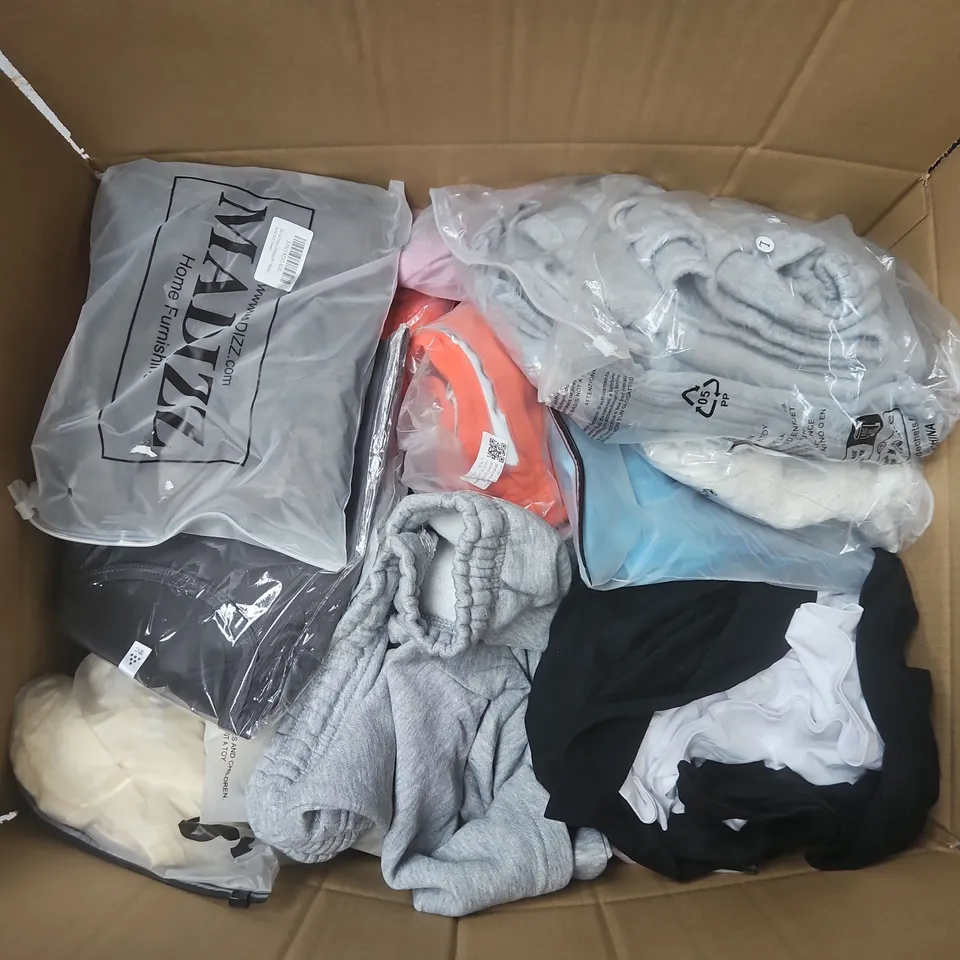 APPROXIMATELY 30 ASSORTED CLOTHING ITEMS IN VARIOUS SIZES, STYLES & COLOURS TO INCLUDE BRANDS SUCH AS SHEIN, MADIZZ, NOUVELLE, ETC - COLLECTION ONLY