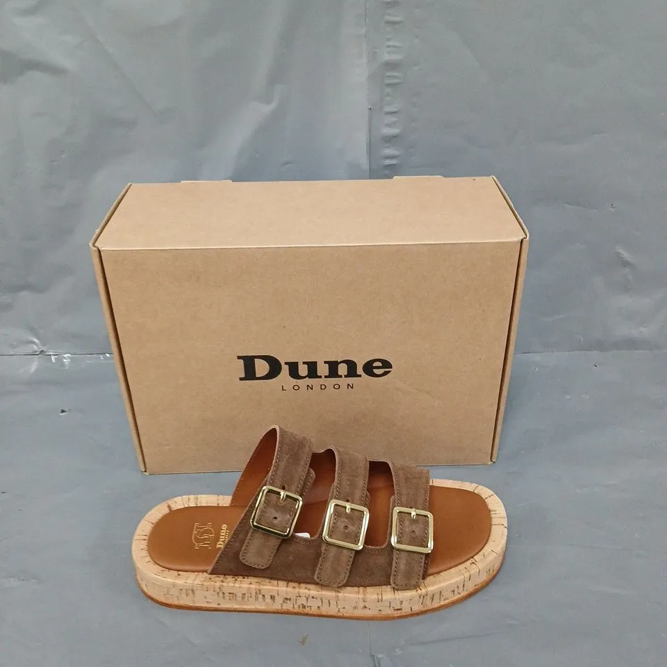 BOXED PAIR OF DUNE 350 LURES TAN-SUEDE UK 5
