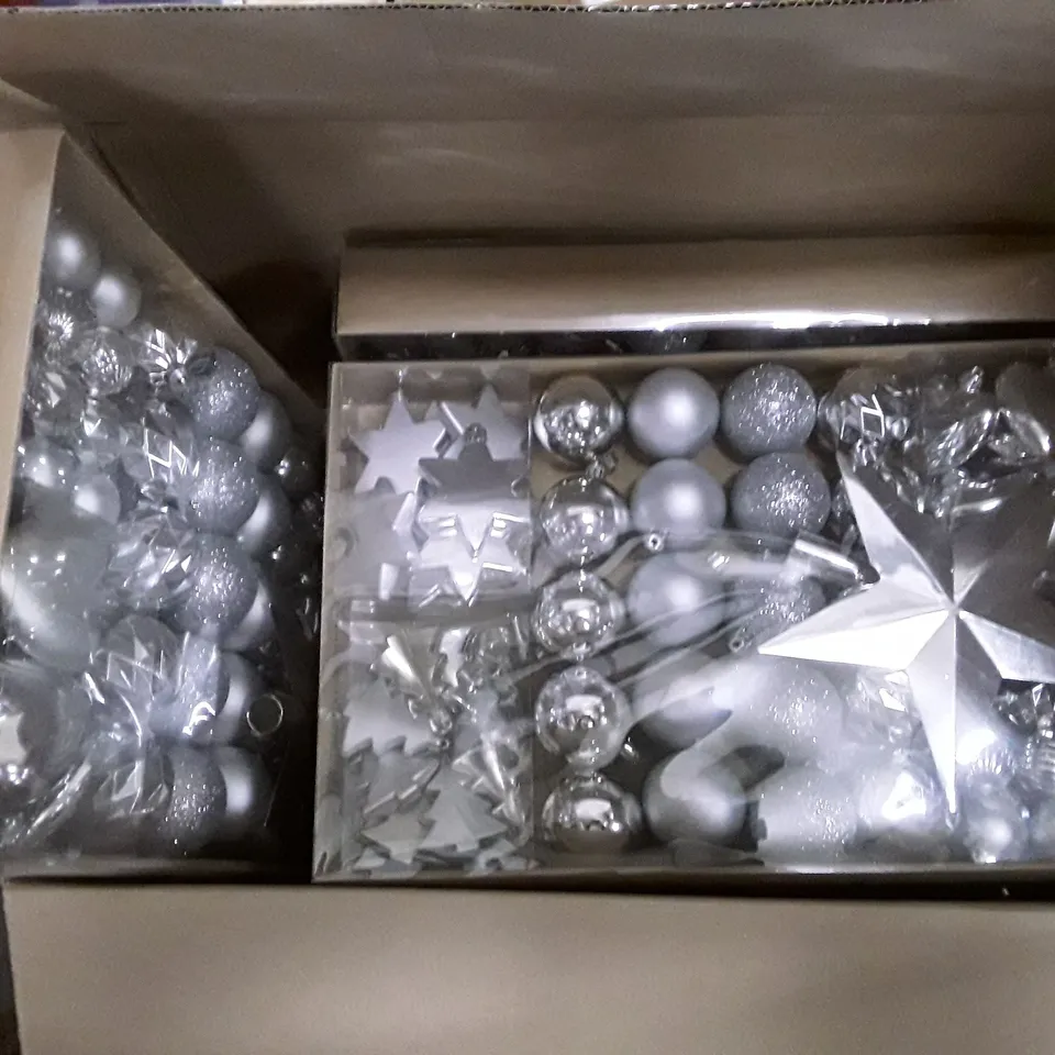 BOX CONTAINING APPROXIMATELY 7 BRAND NEW 60 SILVER BAUBLE PACKS