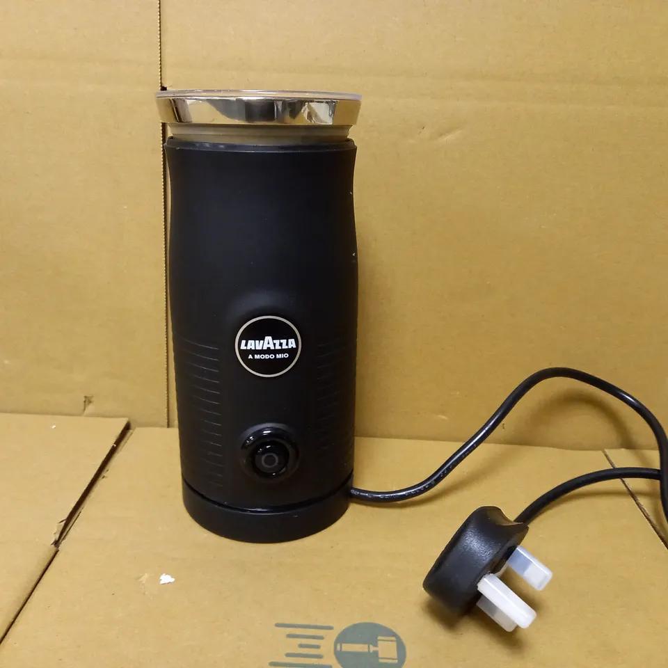 LAVAZZA A MODO MIO MILK EASY FROTHER 