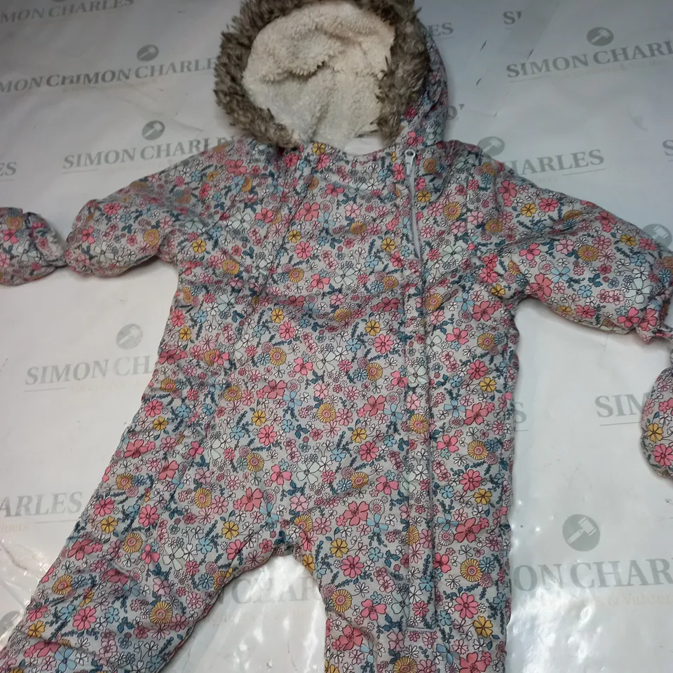 BABY FLORAL PATTERN SNOWSUIT SIZE UNSPECIFIED