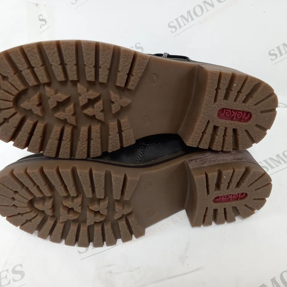 RIEKER BUCKLE DETAIL BOOT SIN BROWN - 39
