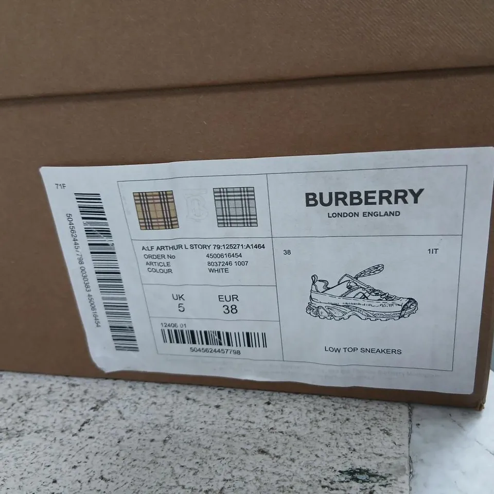 BURBERRY WHITE LOW-TOP SNEAKERS – UK 5 (EUR 38)