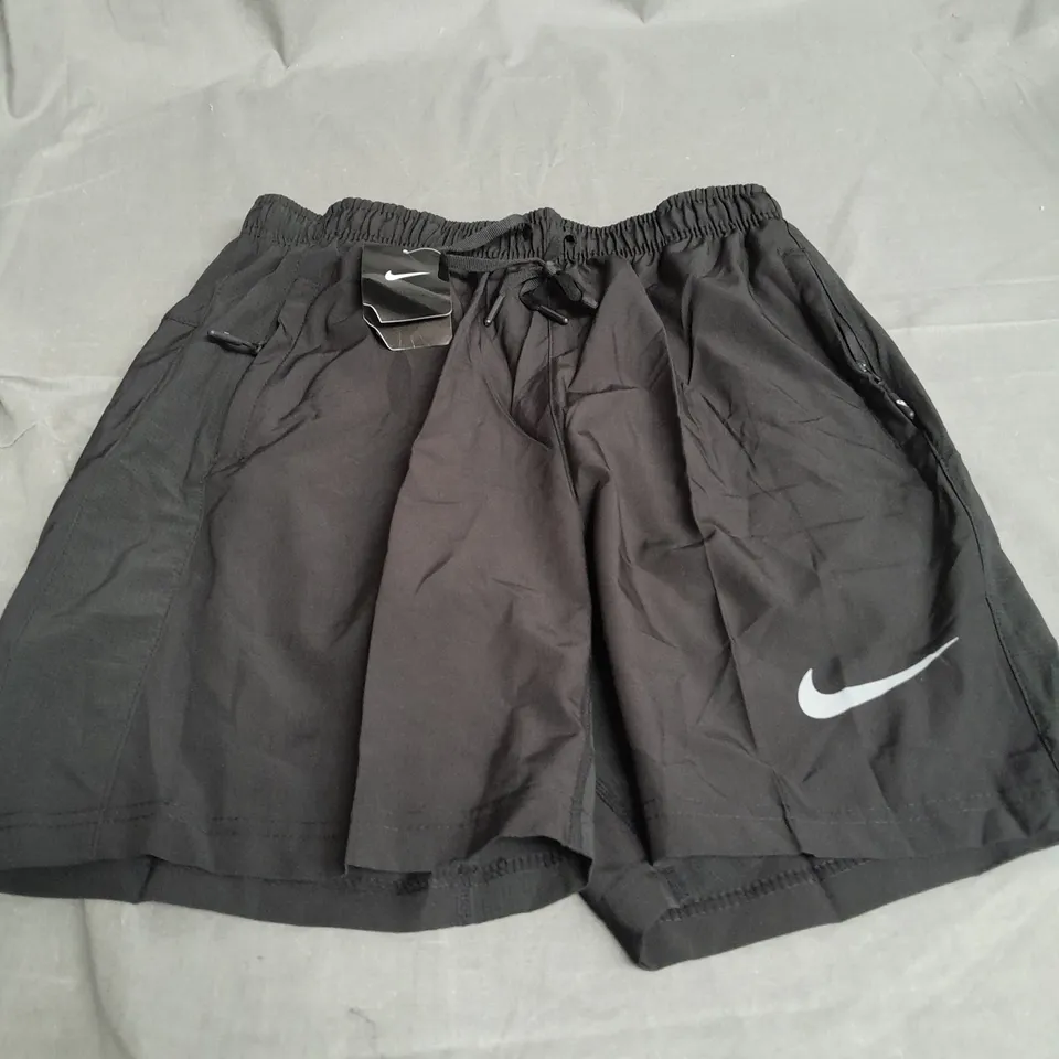 NIKE PRO DRI FIT SHORTS IN BLACK - MEDIUM