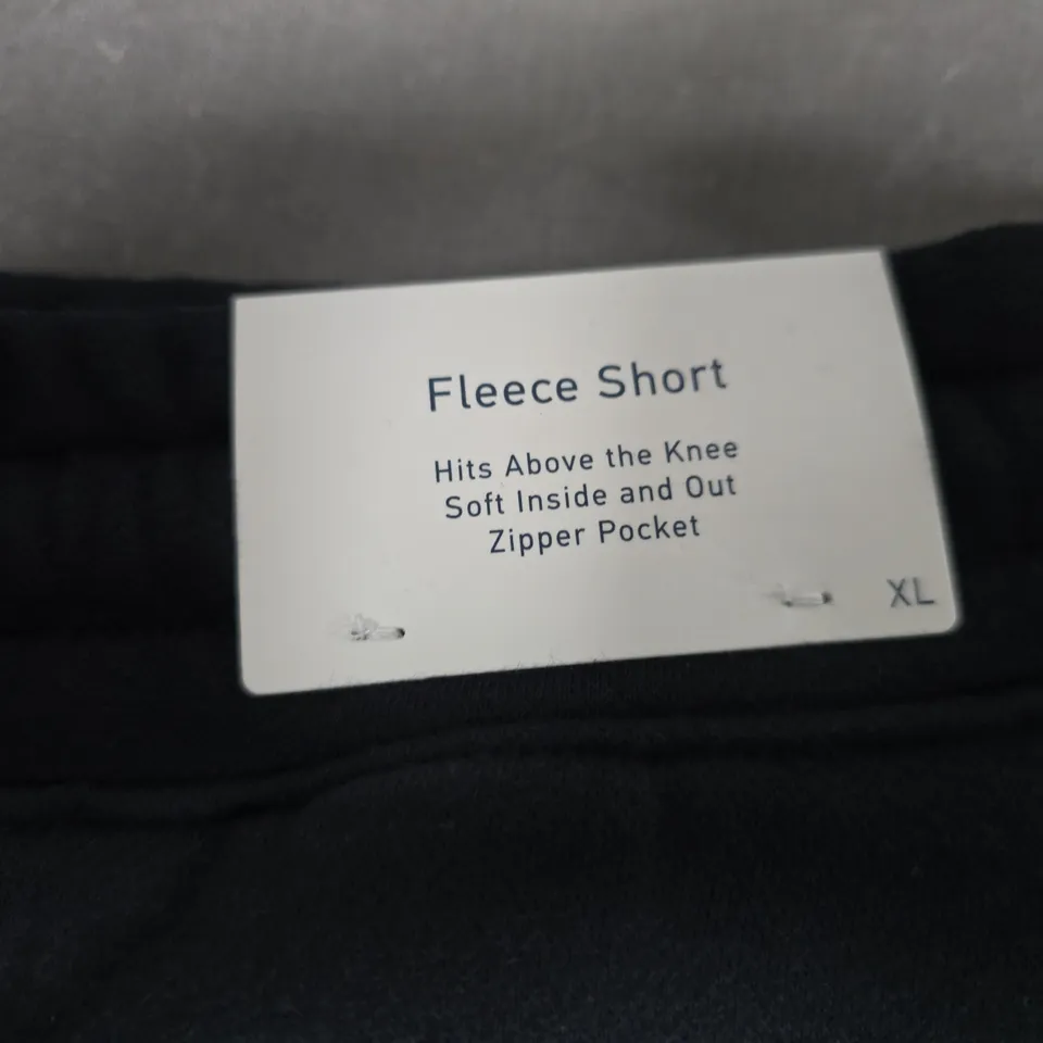 HOLLISTER MEN’S FLEECE SHORTS – BLACK, XL