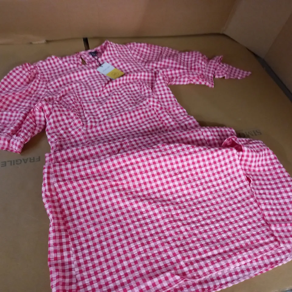 NOBODYS CHILD ESME MIDI DRESS IN PINK GINGHAM - 12