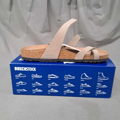 BOXED PAIR OF FLIP FLOPS BIRKENSTOCK WOMEN MAYARI SYNTHETICS SOFT BIRKI VEGAN GRAY TAUPE NARROW SIZE 7.5
