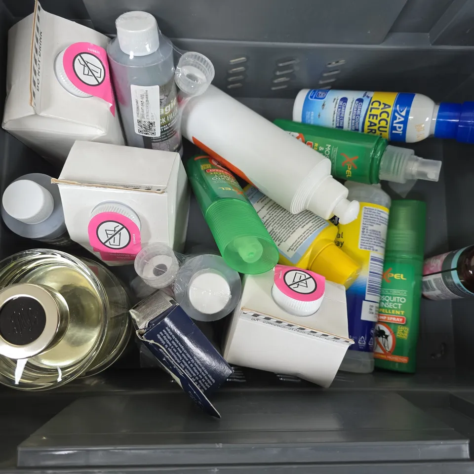 BOX OF ASSORTED HOUSE HOLD ITEMS TO INCLUDE - XPEL - ANTIFUNGAL SHOE SPRAY - GLADE / COLLECTION ONLY 