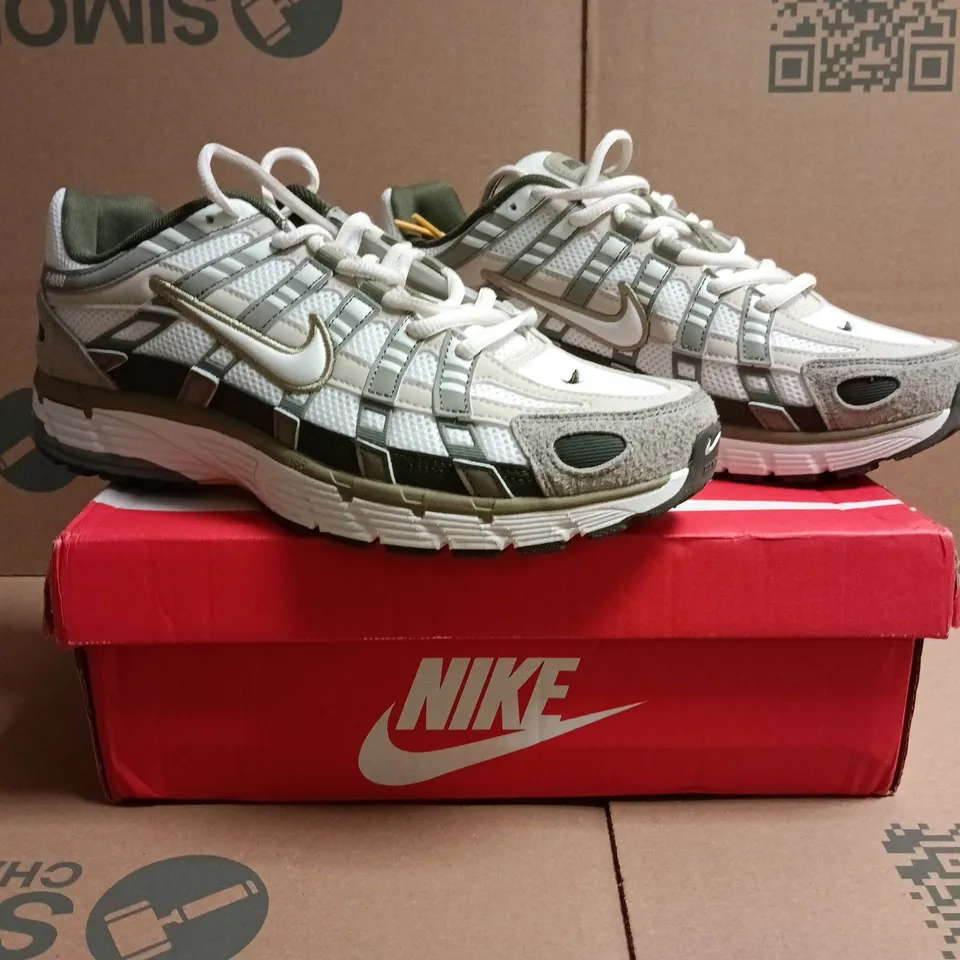 BOXED PAIR OF NIKE P-6000 TRAINERS IN WHITE/SAGE SIZE UK 9