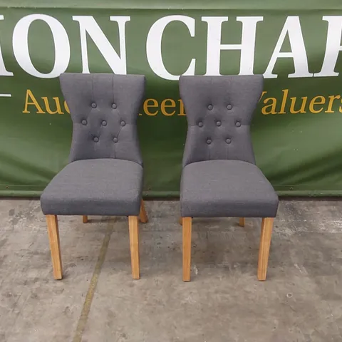 SET OF 2 BEWLEY SLATE GREY FABRIC BUTTON BACK DINING CHAIRS WITH OAK LEGS